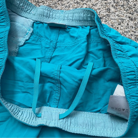 Columbia Women's Shorts - Picture 3 of 8